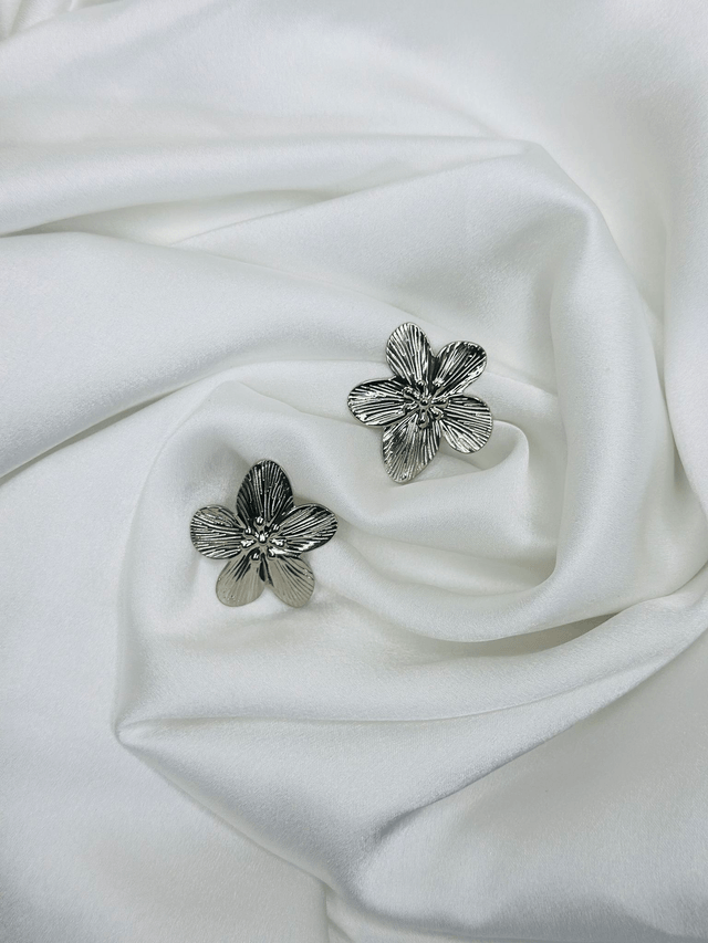 16- Boucles d'oreilles fleur 