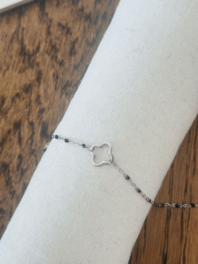 7-Collier perles motif fleur 