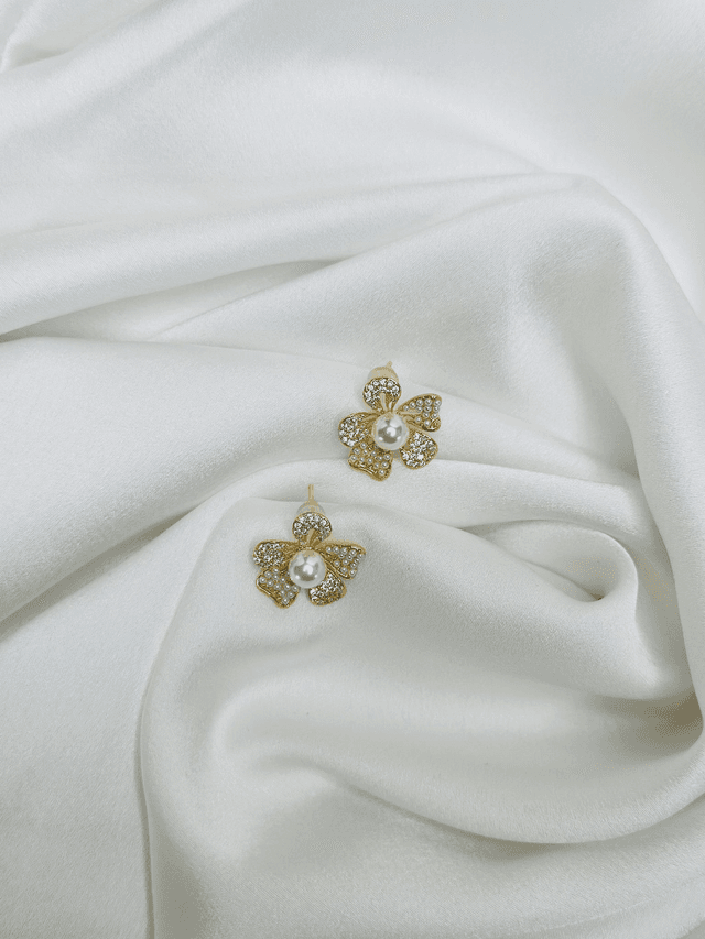 8-Boucles d&#039;oreilles fleur strass